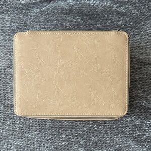 BÉIS Cosmetic Case in Beige